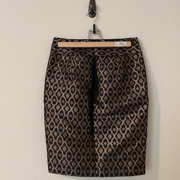 The Limited Pencil Skirt - Picture 3 of 4